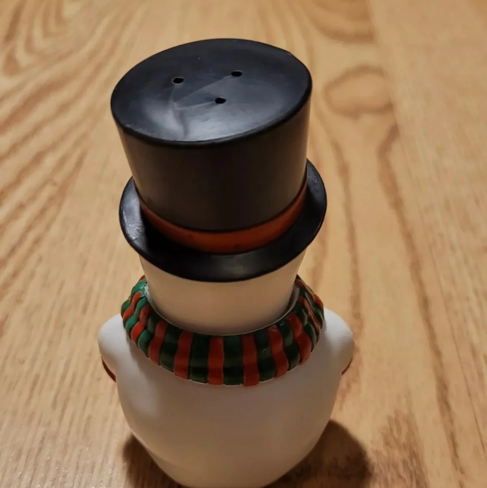 Vintage Avon Snowman Top Hat Salt & Pepper Shakers